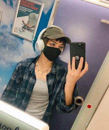 𝔞𝔩𝔳𝔦 / alvieonline nude photo #14