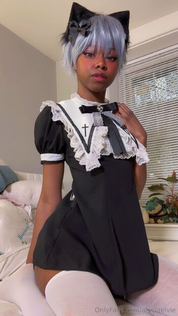 Alycia Elvi / alyciaelvie nude photo #9