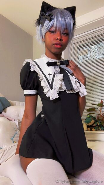 Alycia Elvi / alyciaelvie nude photo #10