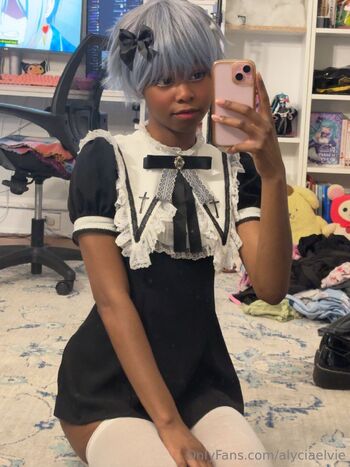 Alycia Elvi / alyciaelvie nude photo #31