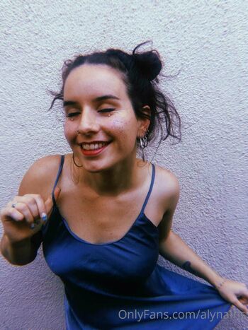 A L Y N A / alynairis nude photo #7