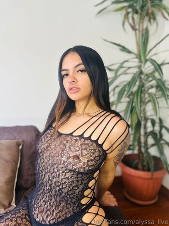 𝗰𝘂𝘀𝘁𝗼𝗺 𝟱𝟬 / alyssa_live nude photo #10