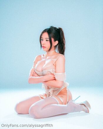 Alyssa Griffit / alyssagriffith nude photo #4