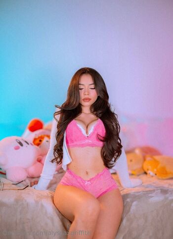 Alyssa Griffit / alyssagriffith nude photo #5