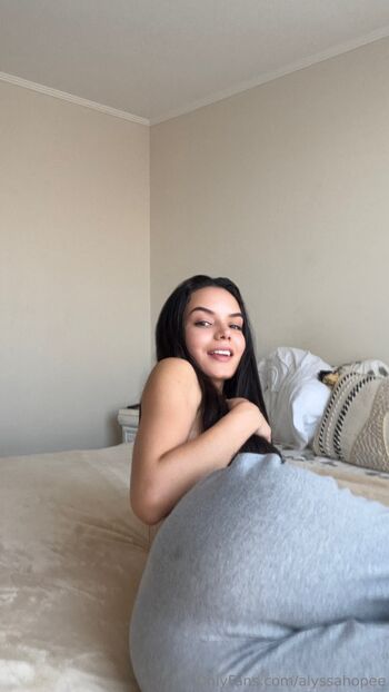 Alyssa Hop / alyssahopee nude photo #2