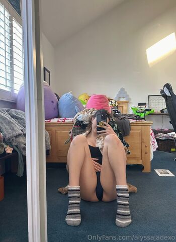 Alyssa Jade NAUGHTIEST GAMERGIRL ON OF / alyssajadexo nude photo #7