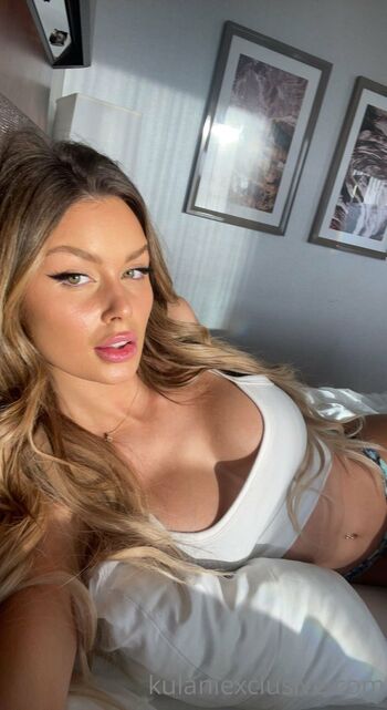 Alyssa Kulani / alyssakulani nude photo #7