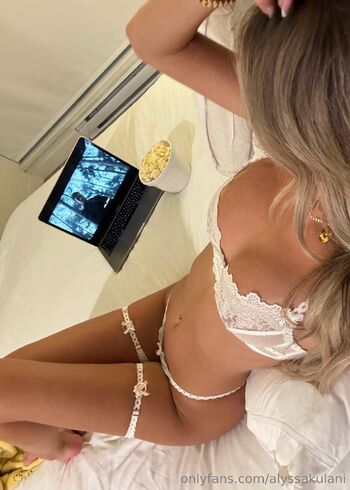 Alyssa Kulani / alyssakulani nude photo #9