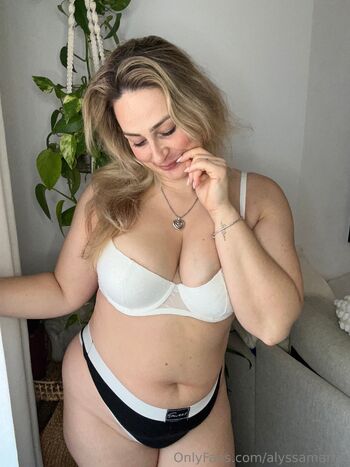 Alyssa / alyssamartin nude photo #6