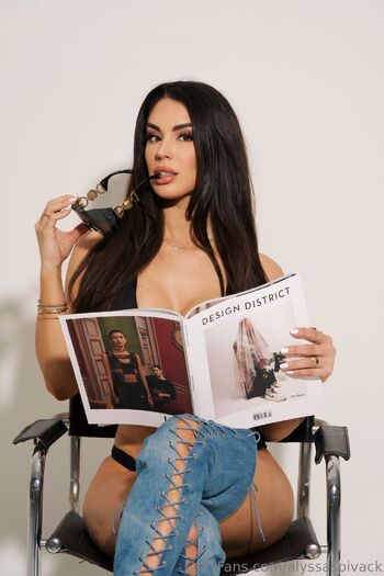 alyss / alyssaspivack nude photo #4