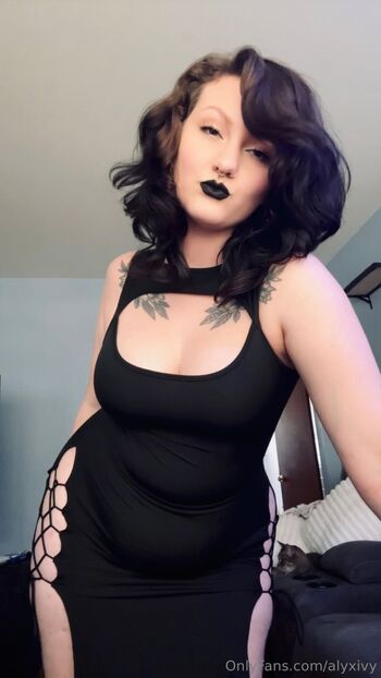 Alyx Iv / alyxivy / alyx.ivy / alyxivy12 nude photo #33