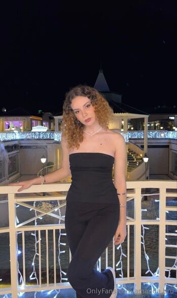 Amanda / amanda.bru nude photo #2