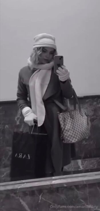 Amanda / amanda.bru nude photo #16