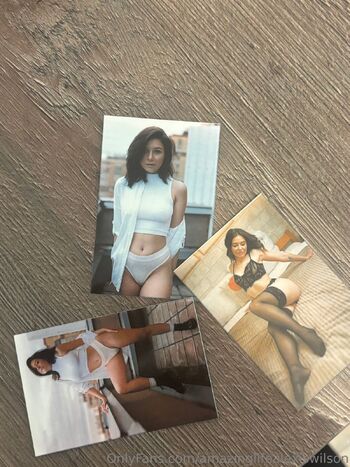 Alexi / amazinglifealexiswilson nude photo #2