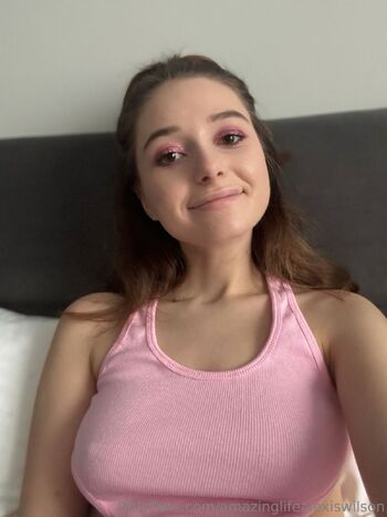 Alexi / amazinglifealexiswilson nude photo #7