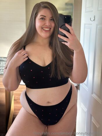 𝔸𝕞𝕓𝕖𝕣 𝕃𝕠𝕦𝕚𝕤𝕖 FREE PAGE / amber_honeybunnfree nude photo #2