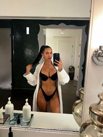 Amber Quinn / amberquinnofficial nude photo #17