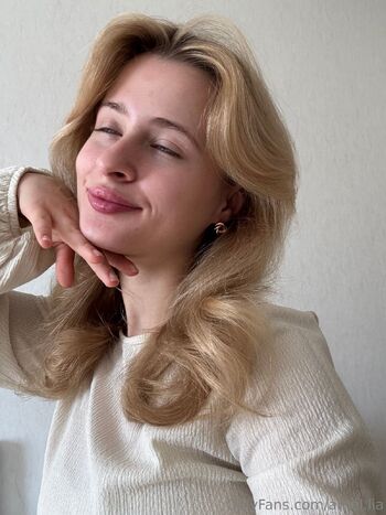 Mimelia / amel.lia nude photo #1