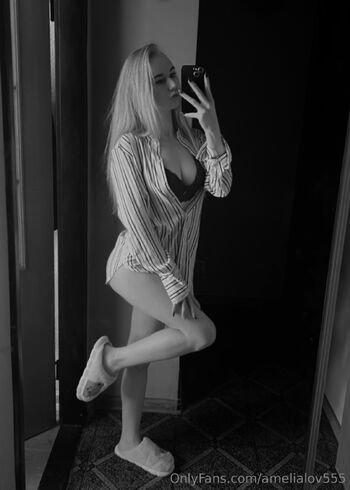 Amelia_lo / amelialov555 nude photo #2