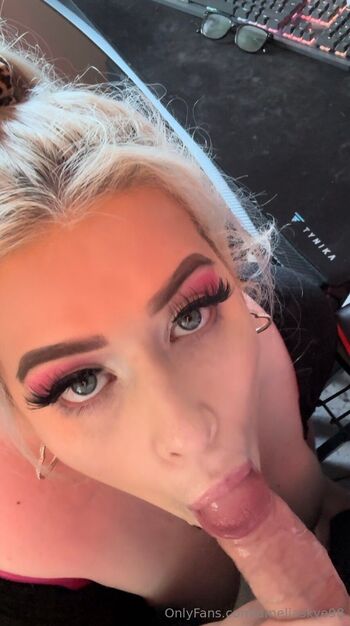 Amelia Skye FREE / ameliaskye98 nude photo #2