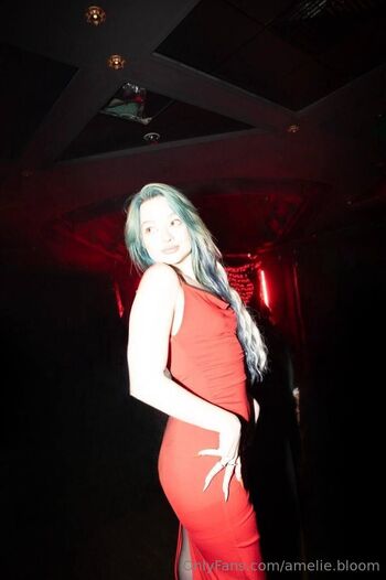 Amelie Catnip / amelie.bloom nude photo #3
