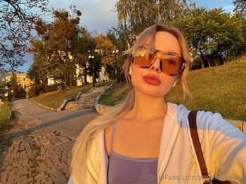 Amelie Catnip / amelie.bloom nude photo #7