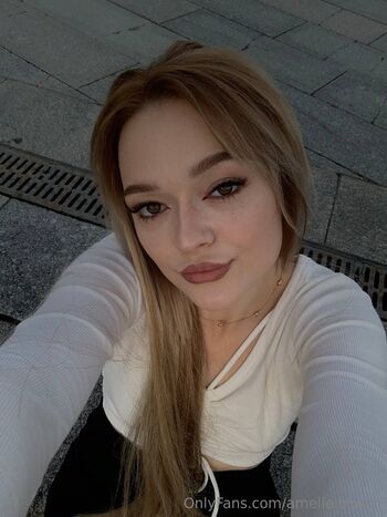 Amelie Catnip / amelie.bloom nude photo #13