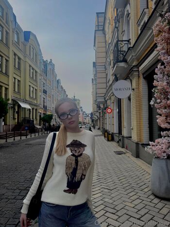 Amelie Lu / amelieeluv nude photo #12