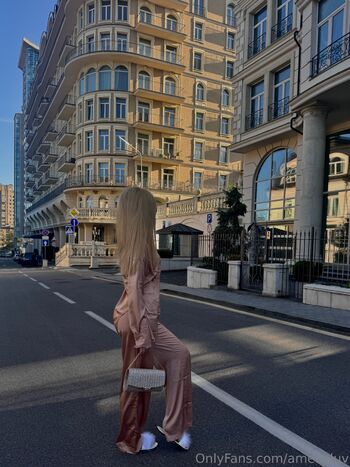 Amelie Lu / amelieeluv nude photo #14