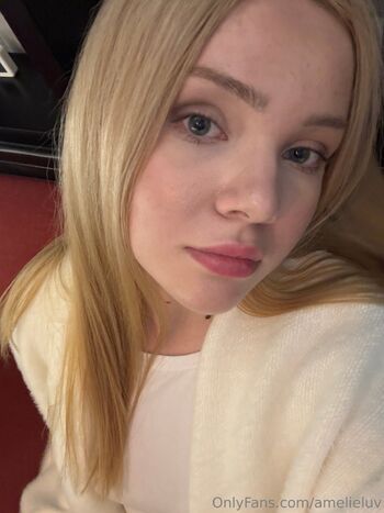 Amelie Lu / amelieeluv nude photo #16