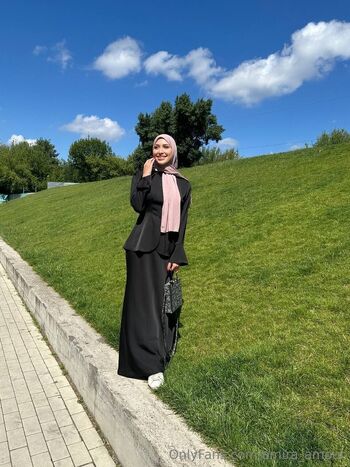 Amira / amira_amour nude photo #16