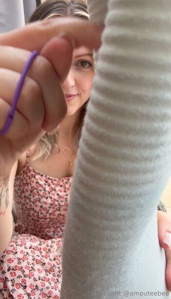 Amputee Bee / amputeebee nude photo #1