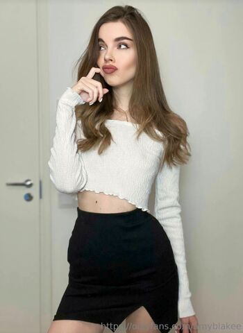 Amy Blake / amyblakee nude photo #7