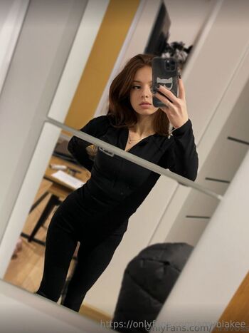 Amy Blake / amyblakee nude photo #37