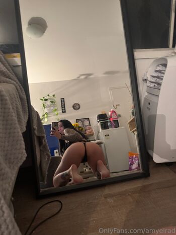 Am / amyelrad nude photo #24