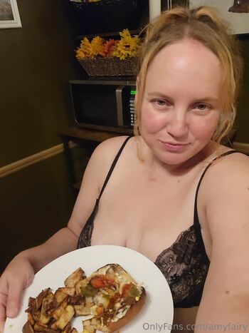 Am / amyfairy nude photo #13