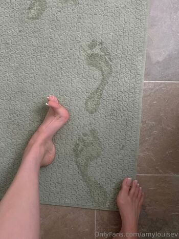 amy / amylouisev nude photo #14