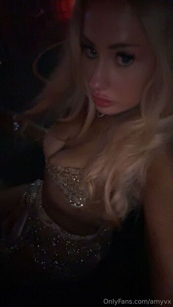 Amy British Blonde / amyvx nude photo #2