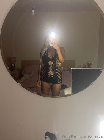 Amy British Blonde / amyvx nude photo #5