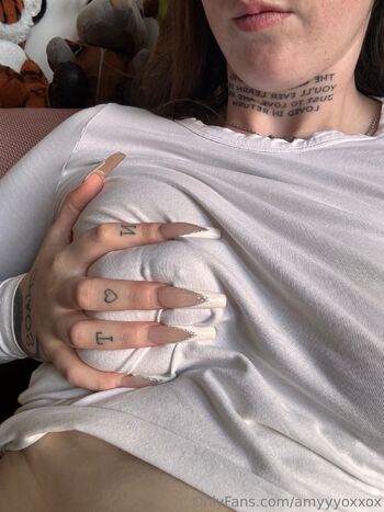 AmyXO / amyyyoxxox nude photo #8