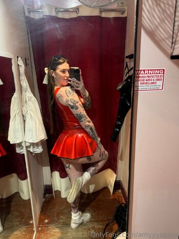 AmyXO / amyyyoxxox nude photo #21