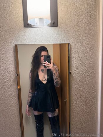AmyXO / amyyyoxxox nude photo #27