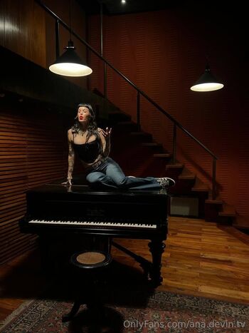 Ana Devin TV / ana.devin.tv nude photo #22