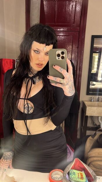 Ana Devin TV / ana.devin.tv nude photo #23