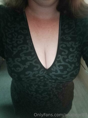 An / anabear83 nude photo #1