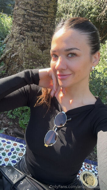 Anabella / anabellabellaa nude photo #1