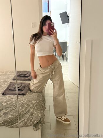 Anabella / anabellabellaa nude photo #15