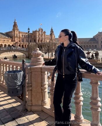 Anabella / anabellabellaa nude photo #28