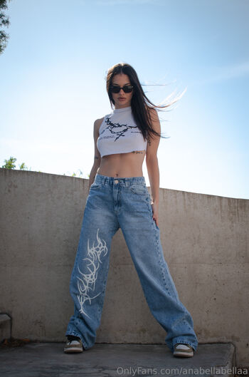 Anabella / anabellabellaa nude photo #34