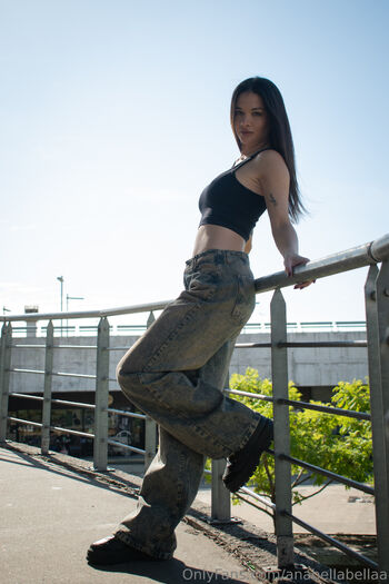 Anabella / anabellabellaa nude photo #35